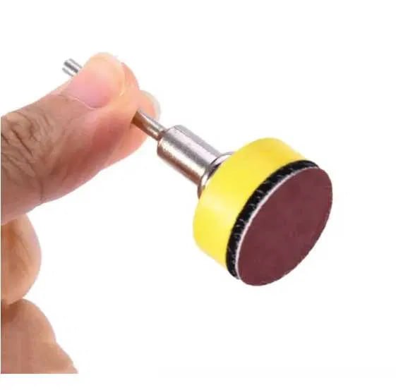 Набор из 100 абразивных полировальных дисков 25 мм Набор из 100 абразивных полировальных дисков 25 мм